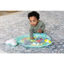 Infantino Tapis D'eau Découverte Sensorielle Pat&Play Narval -Optimal Jouet Magasin 0773554150315 0773554150315 5BaseMedia 550Wx550H