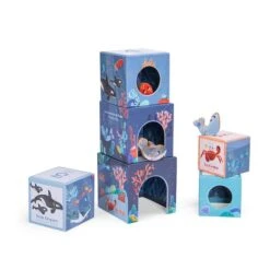 Moulin Roty Cubes Empilables Les Aventures De Paulie -Optimal Jouet Magasin 3575676763650 3575676763650 4BaseMedia 550Wx550H