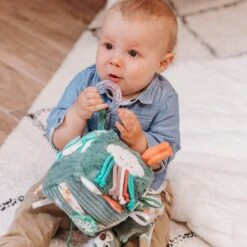 Cube D'activités Chillos Le Paresseux 13 Cube D'activités Chillos Le Paresseux -Optimal Jouet Magasin 4895242700032 4895242700032 7BaseMedia 550Wx550H