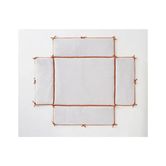 Tapis De Parc Avec Bord En Mousseline Babou Et Kendi 3 Tapis De Parc Avec Bord En Mousseline Babou Et Kendi – Image 3