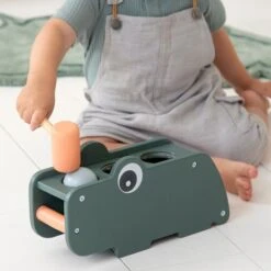 Done By Deer Jeu De Marteau Croco 12 Done By Deer Jeu De Marteau Croco -Optimal Jouet Magasin 550Wx550H 5712643045632 5