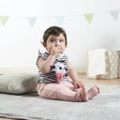 Tiny Love Hochet Tiny Friends Marie Black & White -Optimal Jouet Magasin 7290108862089 7290108862089 3BaseMedia 550Wx550H