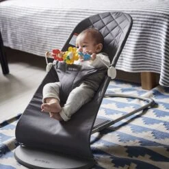 BabyBjörn Transat Bliss + Jouet Amis Volants 5 BabyBjörn Transat Bliss + Jouet Amis Volants -Optimal Jouet Magasin 7317686060215 7317686060215 3BaseMedia 550Wx550H