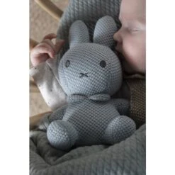 Peluche Miffy - Tricot -Optimal Jouet Magasin 8713291666504 8713291666504 8BaseMedia 550Wx550H