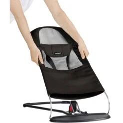 BabyBjörn Transat Balance Mesh -Optimal Jouet Magasin babybjornabtransatbalancesoftmeshargentblanc 7317680050298 5BaseMedia 550Wx550H